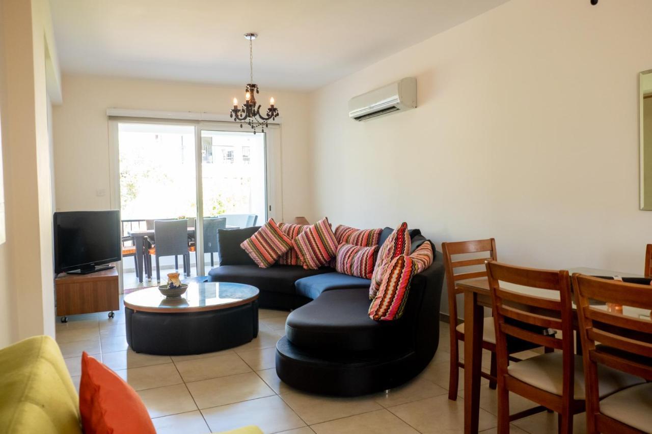 Stylish 2 Bedroom Apartment In Pegia Peyia Exterior photo